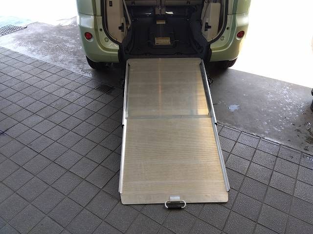 TOYOTA SIENTA 2012 Image 31