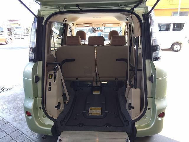 TOYOTA SIENTA 2012 Image 31