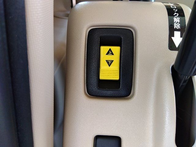 TOYOTA SIENTA 2012 Image 31