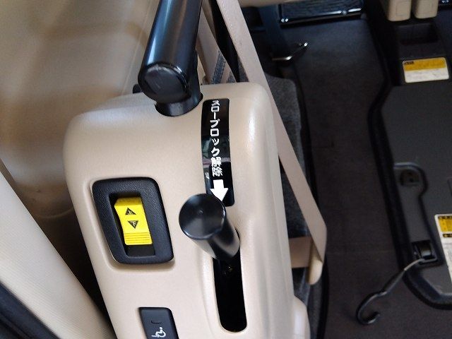 TOYOTA SIENTA 2012 Image 31