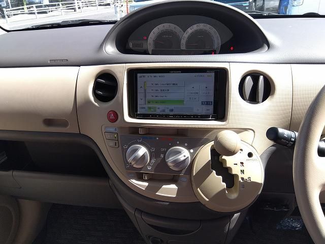 TOYOTA SIENTA 2012 Image 31