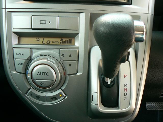 HONDA ZEST SPARK 2009 Image 31