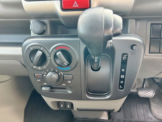 NISSAN CLIPPER VAN 2024 Image 31