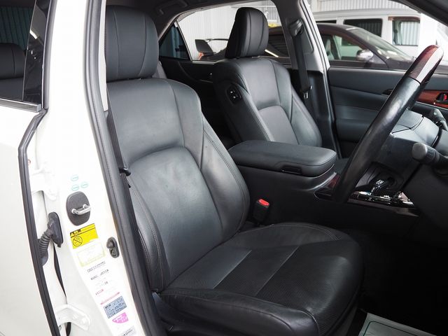 TOYOTA CROWN MAJESTA HYBRID 2014 Image 31