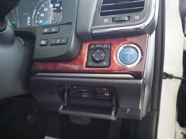 TOYOTA CROWN MAJESTA HYBRID 2014 Image 31