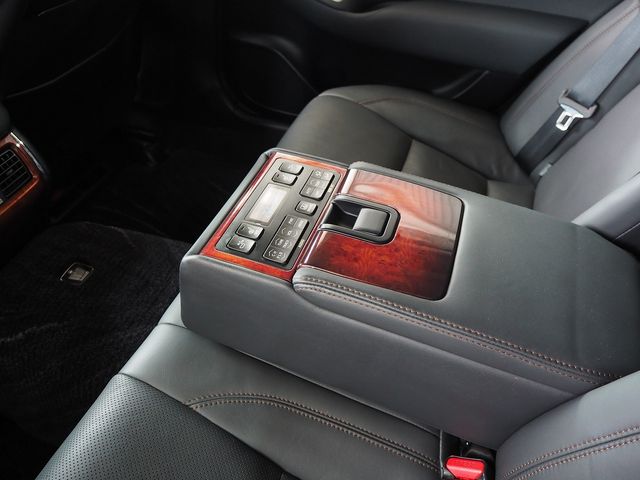 TOYOTA CROWN MAJESTA HYBRID 2014 Image 31