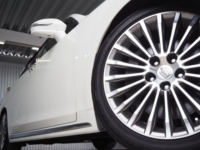 TOYOTA CROWN MAJESTA HYBRID 2014 Image 31