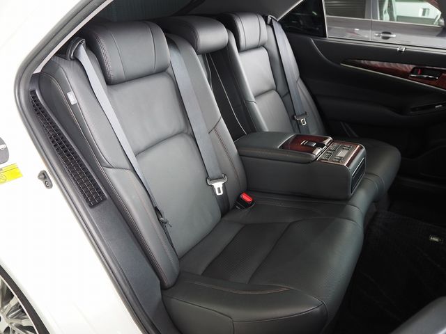 TOYOTA CROWN MAJESTA HYBRID 2014 Image 31