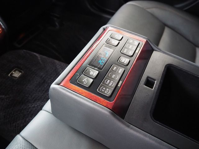 TOYOTA CROWN MAJESTA HYBRID 2014 Image 31