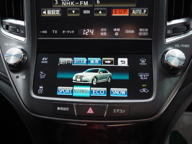 TOYOTA CROWN MAJESTA HYBRID 2014 Image 31