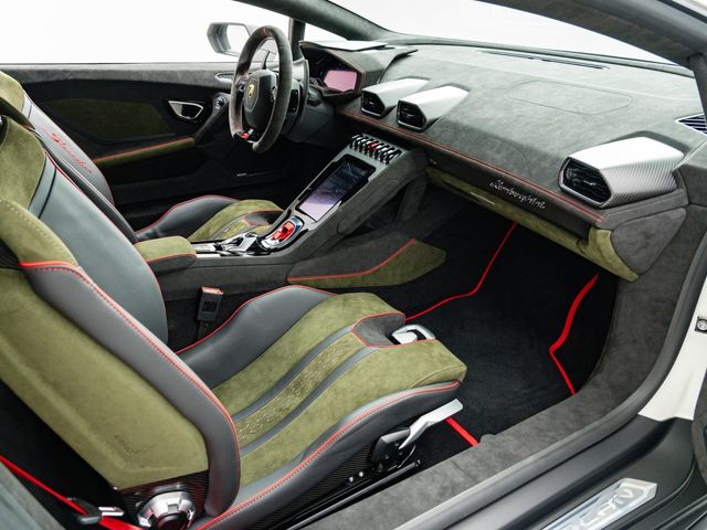LAMBORGHINI HURACAN 2024 Image 31