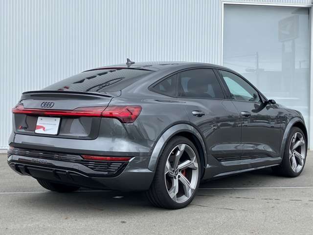 AUDI SQ8 E-TRON SPOR 2024 Image 31