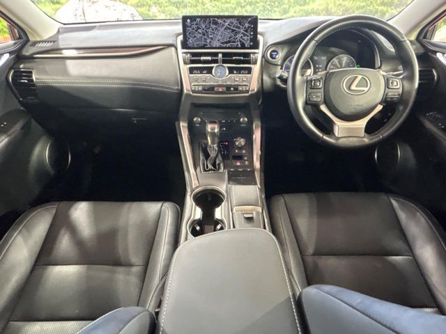 TOYOTA LEXUS NX300H 2018 Image 31