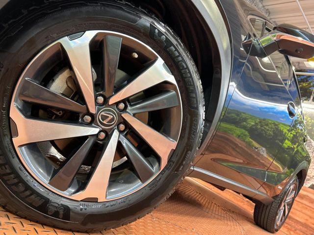 TOYOTA LEXUS NX300H 2018 Image 31