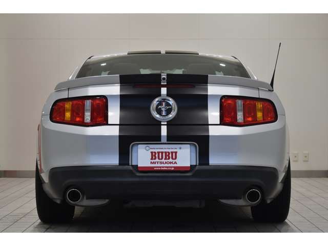 FORD MUSTANG 2012 Image 31