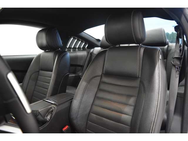 FORD MUSTANG 2012 Image 31