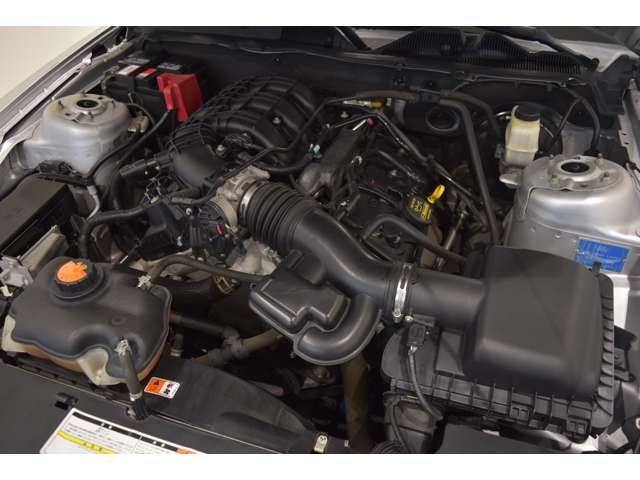 FORD MUSTANG 2012 Image 31