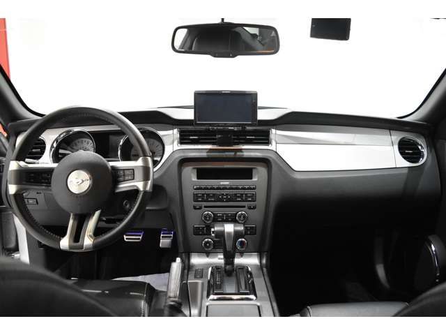 FORD MUSTANG 2012 Image 31