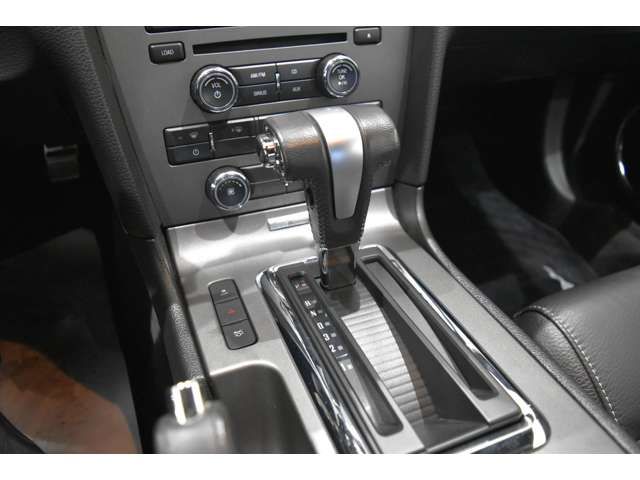 FORD MUSTANG 2012 Image 31