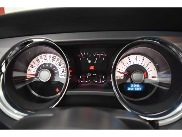 FORD MUSTANG 2012 Image 31