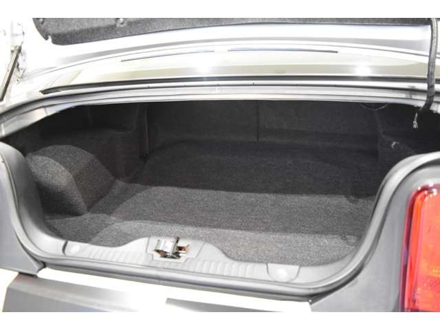 FORD MUSTANG 2012 Image 31