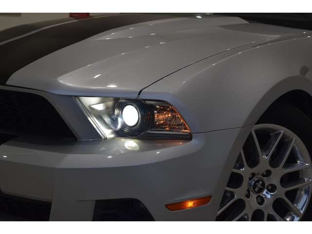 FORD MUSTANG 2012 Image 31