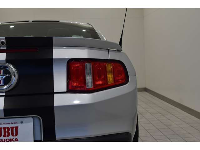 FORD MUSTANG 2012 Image 31