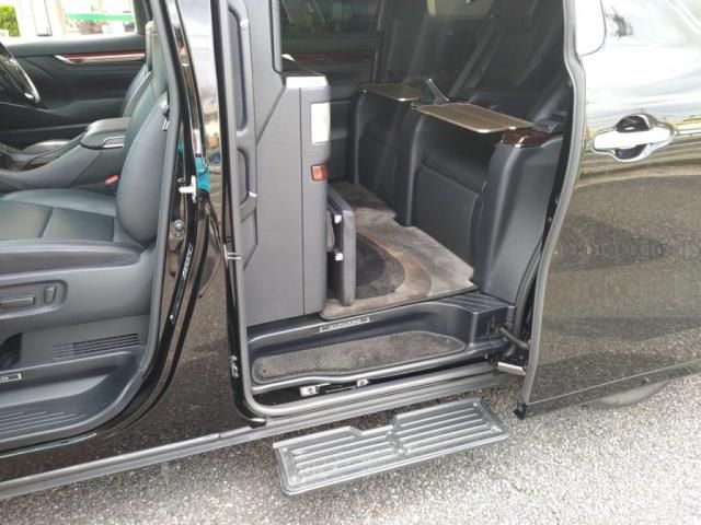 TOYOTA ALPHARD HYBRID 4WD 2017 Image 31