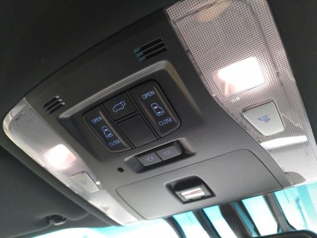 TOYOTA ALPHARD HYBRID 4WD 2017 Image 31