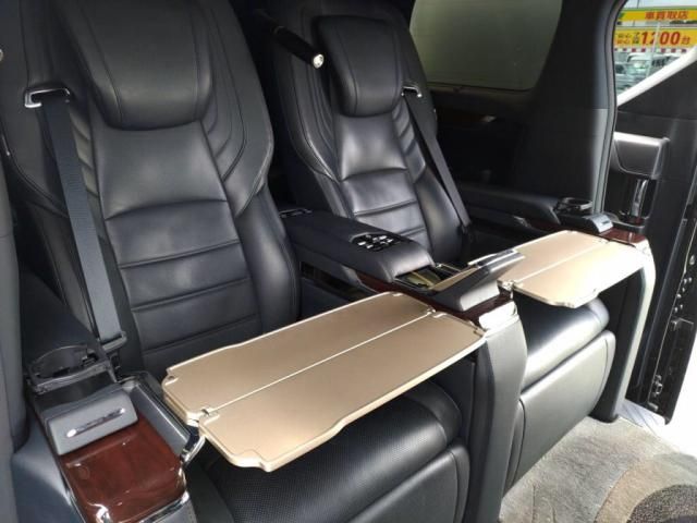 TOYOTA ALPHARD HYBRID 4WD 2017 Image 31