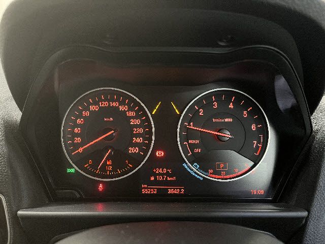 BMW 1SERIES 2015 Image 31