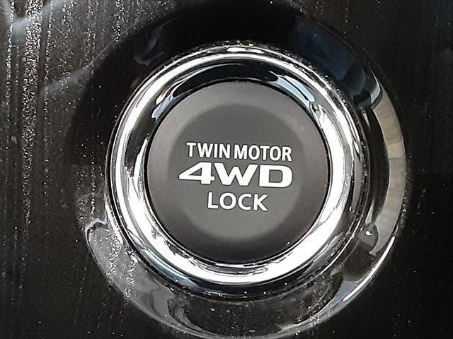 MITSUBISHI OUTLANDER PHEV 2015 Image 31