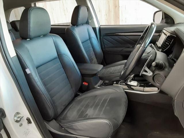 MITSUBISHI OUTLANDER PHEV 2015 Image 31