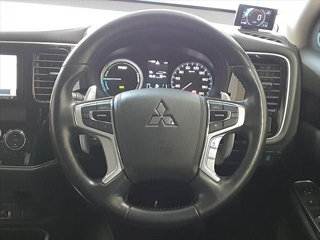MITSUBISHI OUTLANDER PHEV 2015 Image 31