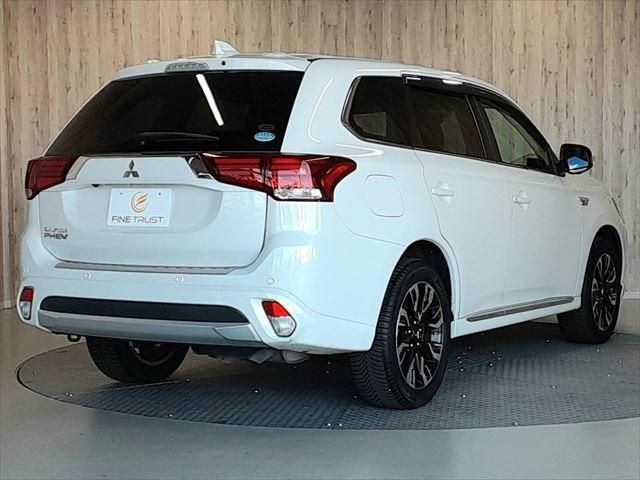 MITSUBISHI OUTLANDER PHEV 2015 Image 31
