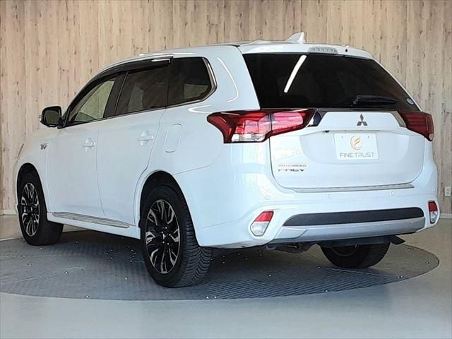 MITSUBISHI OUTLANDER PHEV 2015 Image 31