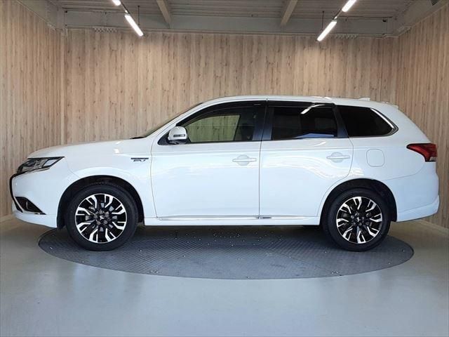 MITSUBISHI OUTLANDER PHEV 2015 Image 31