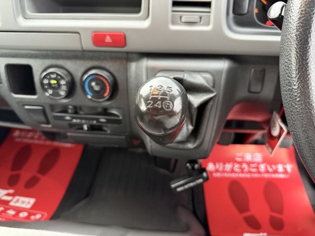 TOYOTA HIACE VAN 4WD 2006 Image 31