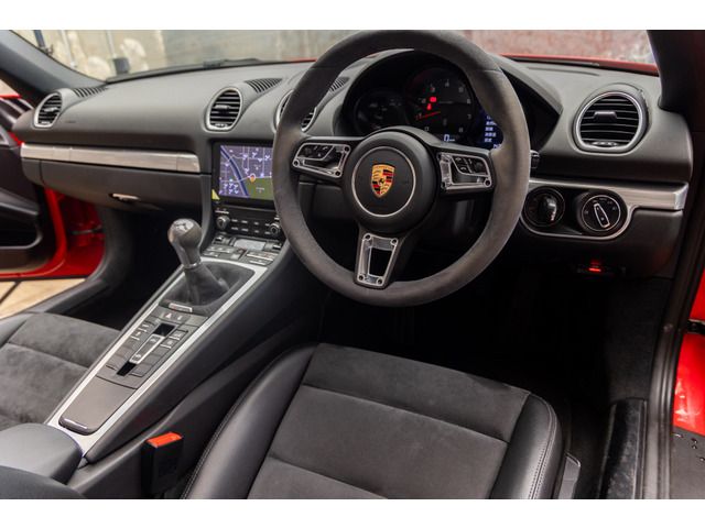 PORSCHE 718BOXSTER 2017 Image 31