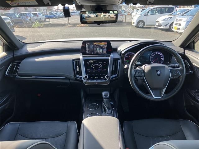 TOYOTA CROWN SEDAN HYBRID 2018 Image 31