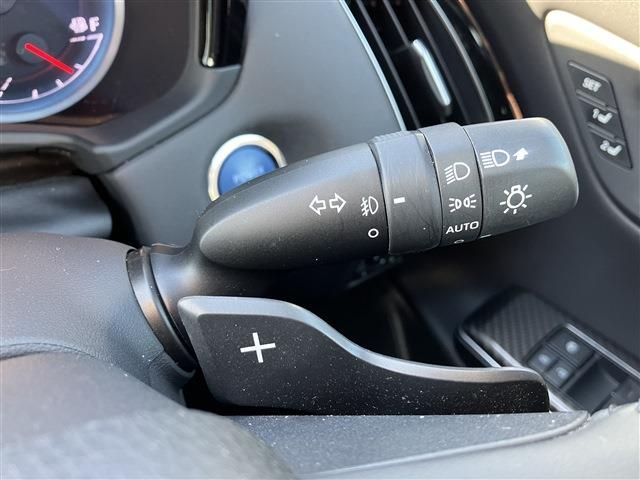 TOYOTA CROWN SEDAN HYBRID 2018 Image 31