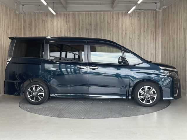 TOYOTA VOXY 2018 Image 31