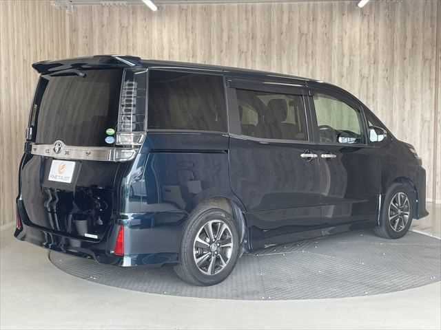 TOYOTA VOXY 2018 Image 31