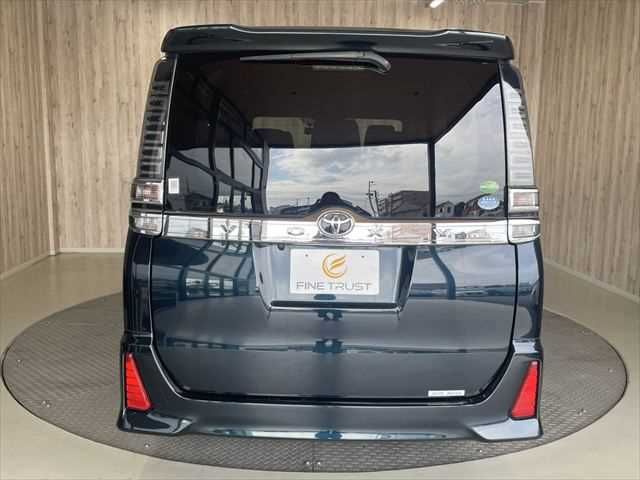 TOYOTA VOXY 2018 Image 31