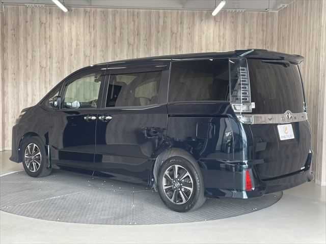 TOYOTA VOXY 2018 Image 31