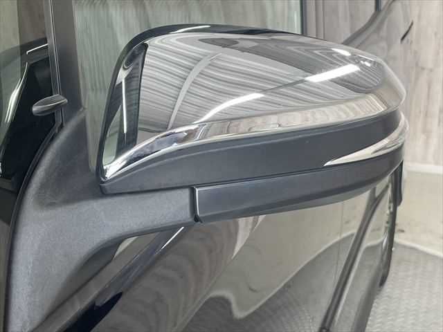 TOYOTA VOXY 2018 Image 31