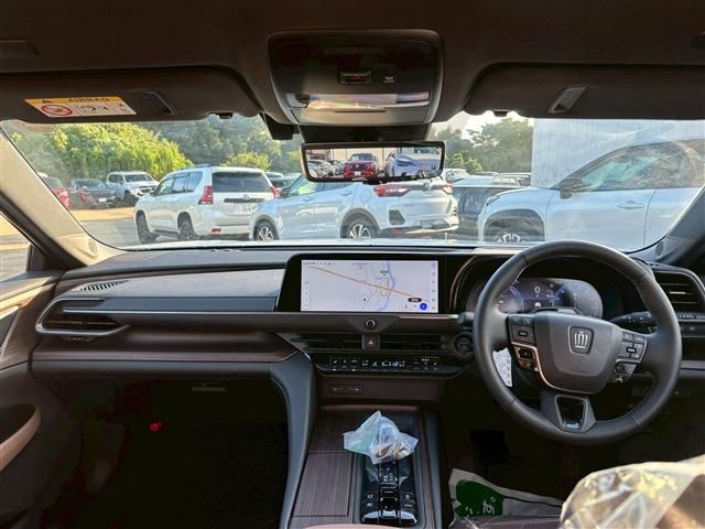 TOYOTA CROWN SEDAN HYBRID 2024 Image 31