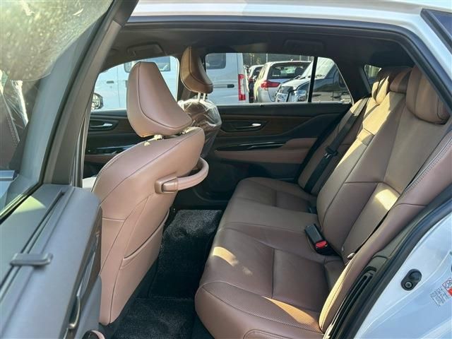 TOYOTA CROWN SEDAN HYBRID 2024 Image 31