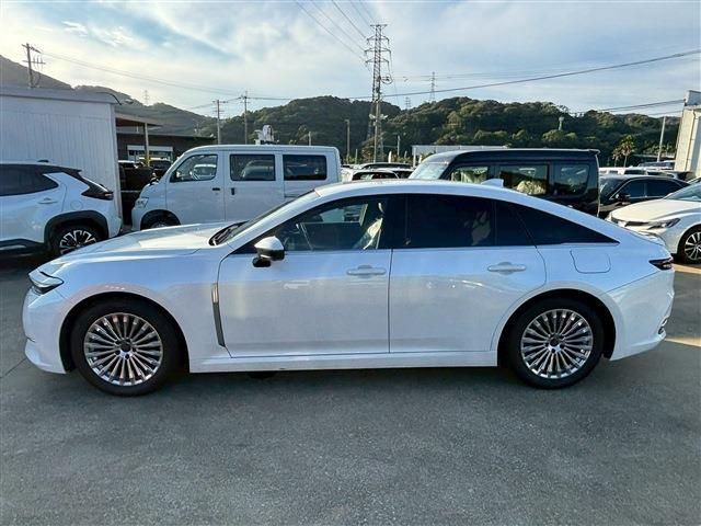 TOYOTA CROWN SEDAN HYBRID 2024 Image 31