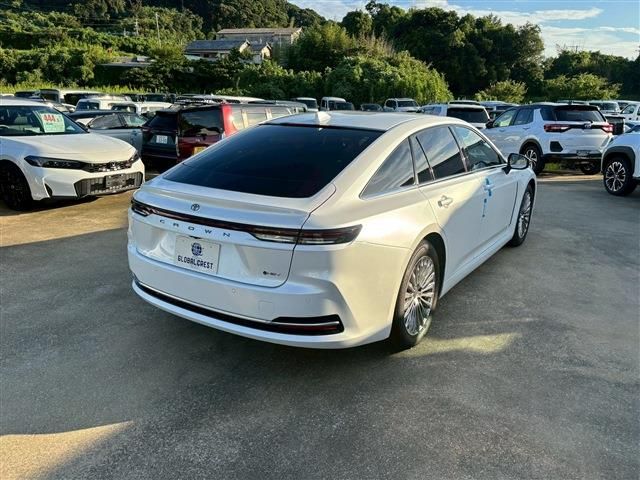 TOYOTA CROWN SEDAN HYBRID 2024 Image 31